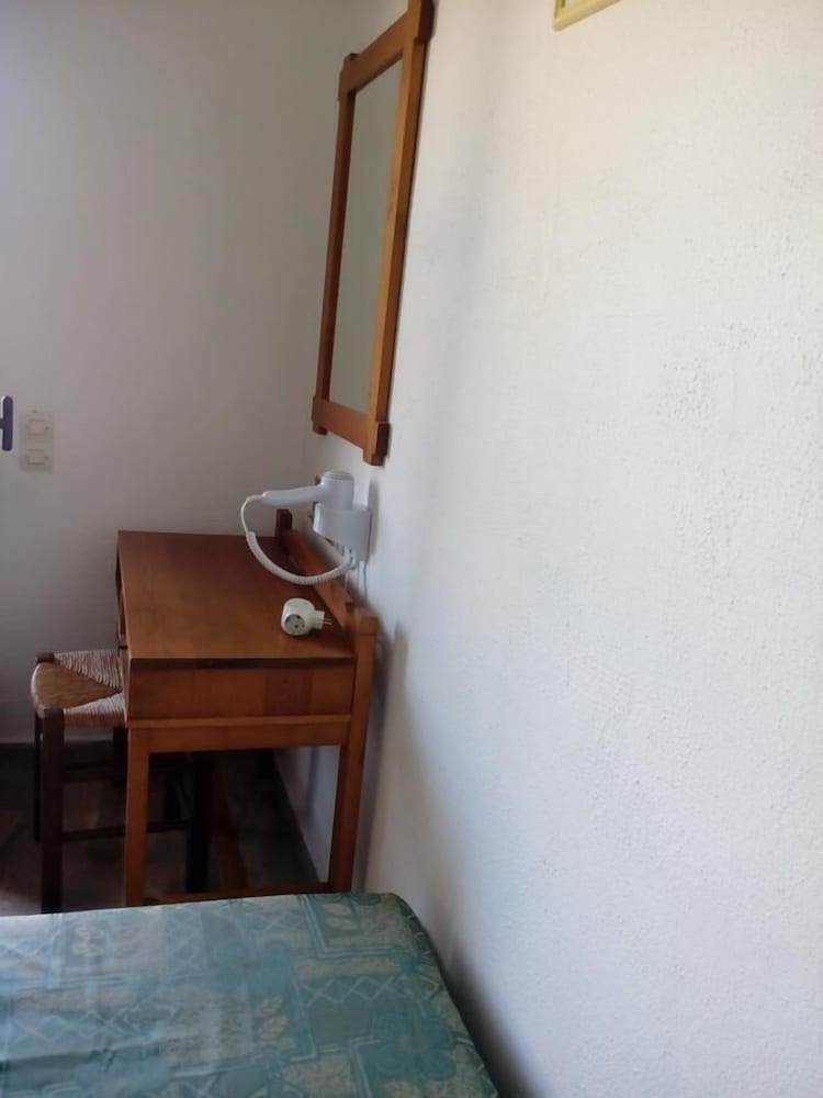 Apartment (Middle Floor)