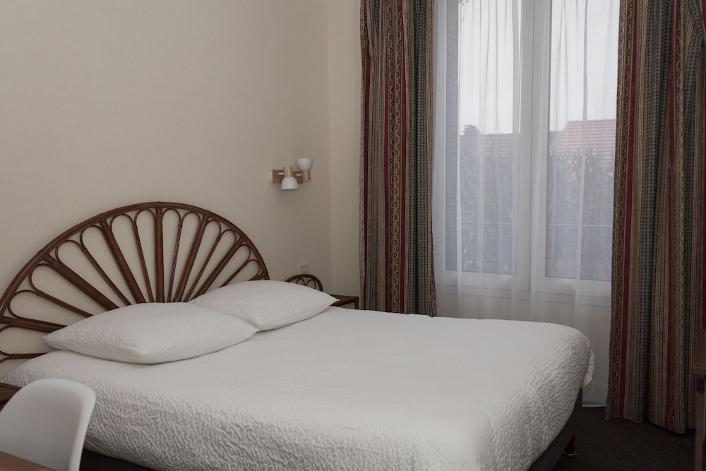 Standard Double Room - Photo 14