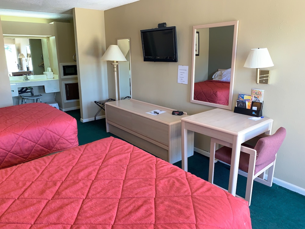 Room, 2 Queen Beds, Accessible, Non Smoking - Photo 2