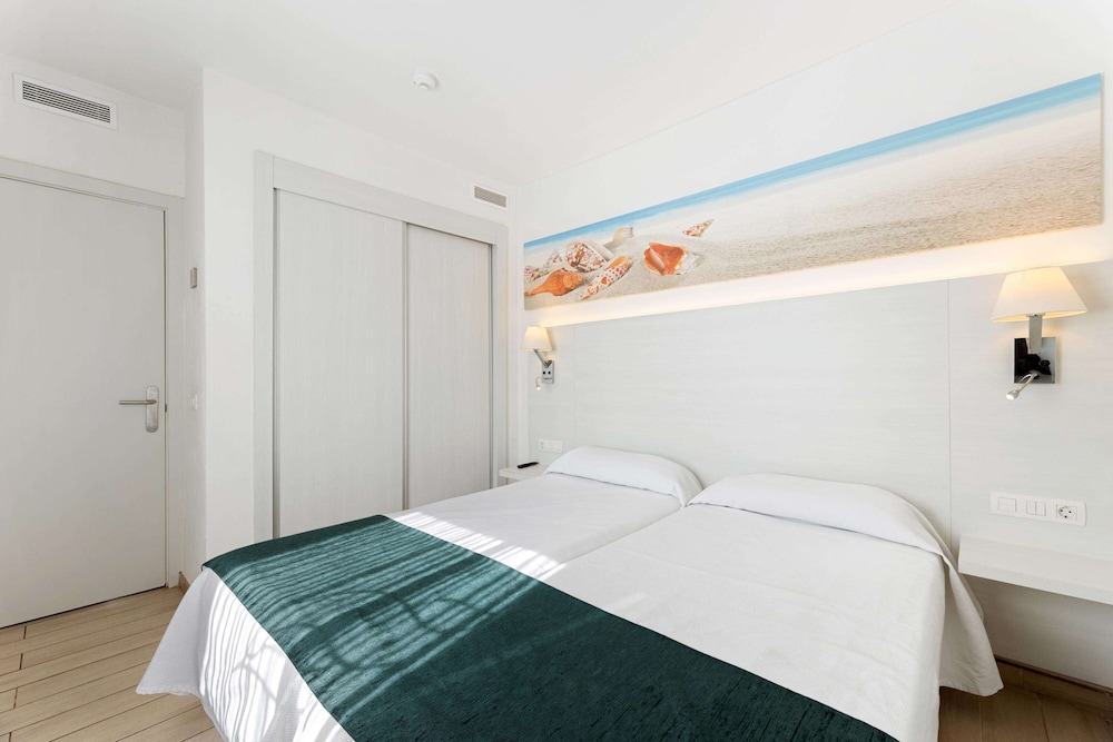 Superior Apartment, 1 Bedroom, Kitchenette thumbnail 5