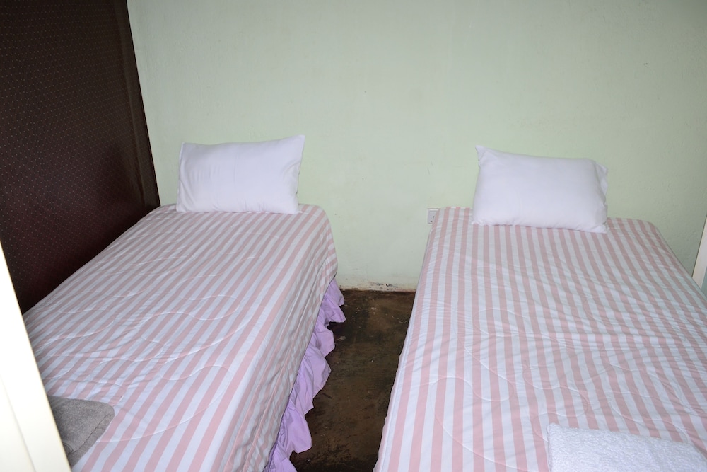 Basic Double Room photo 3