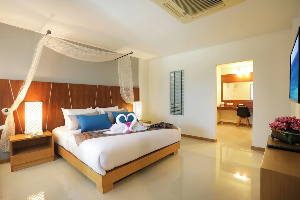 Junior Studio Suite