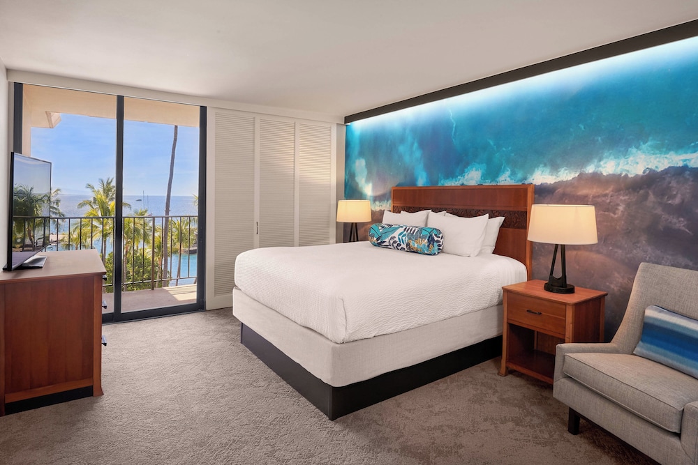 Suite, 1 Bedroom, Balcony, Oceanfront - Photo 4