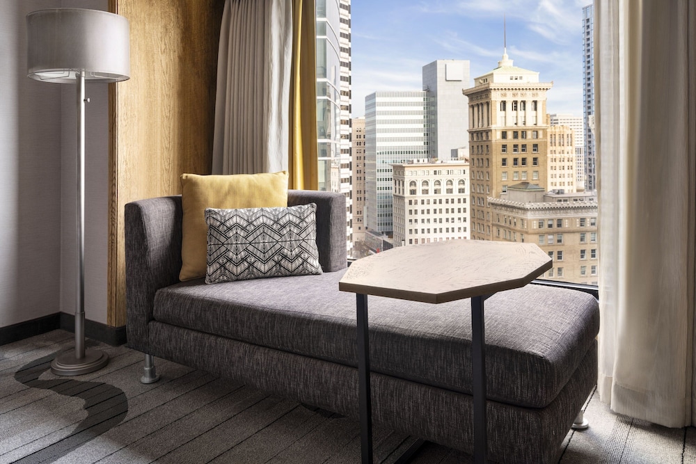 Club Room, 2 Queen Beds - Photo 3