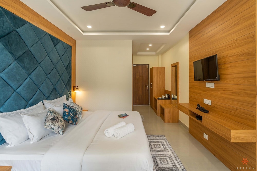 Deluxe Room - Photo 2