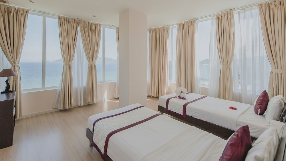 Two-Bedrooms Apartment with Sea View photo 3