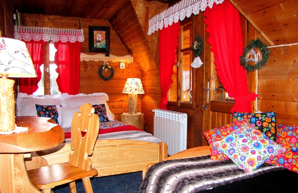 Chalet, 6 Bedrooms, Terrace, Mountain View (Number 1) photo 3