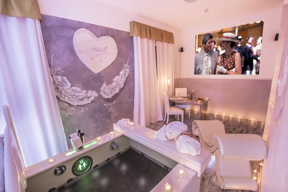 Exclusive Suite, Multiple Beds, Hot Tub