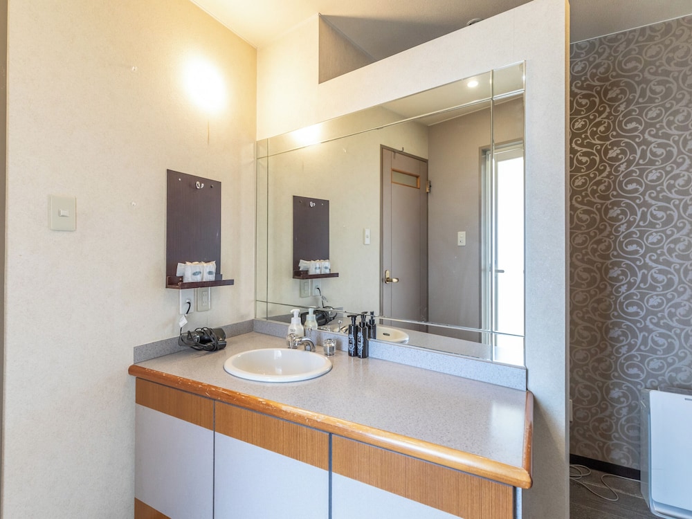 Twin Room, Non Smoking - Photo 6