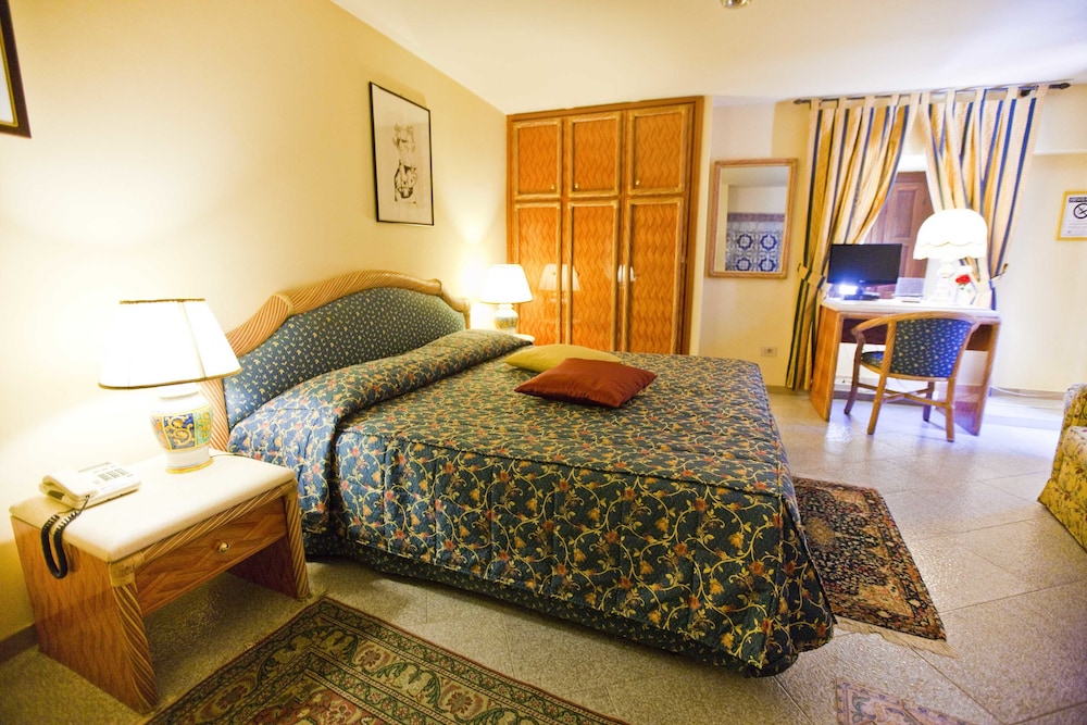 Deluxe Room, 1 Double Bed photo 3
