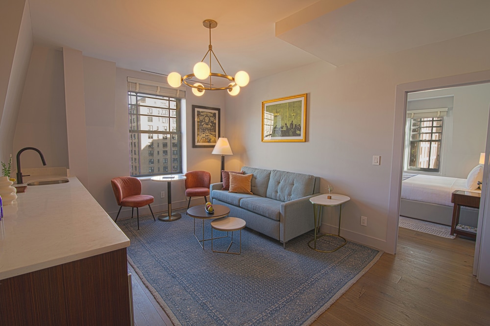 Hudson Suite photo 2