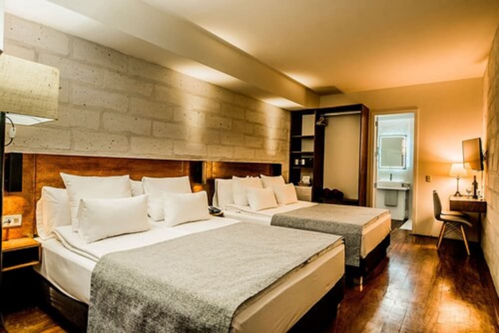 Classic Room, 2 Double Beds, Accessible photo 2