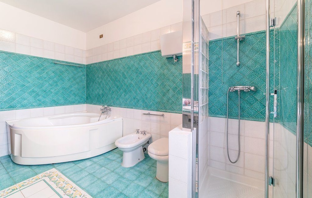 Double Room, Jetted Tub photo 3