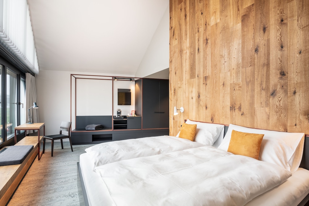 Premium Double Room, Non Smoking, Mountain View photo 3