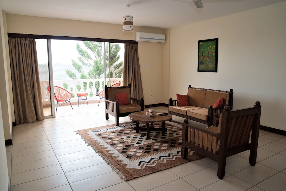 Deluxe Room (with Garden View)