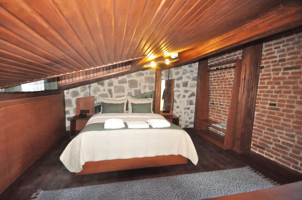Comfort Penthouse, Lake View