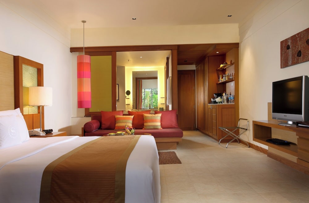 Room, 1 King Bed with Sofa bed, Terrace - Photo 4