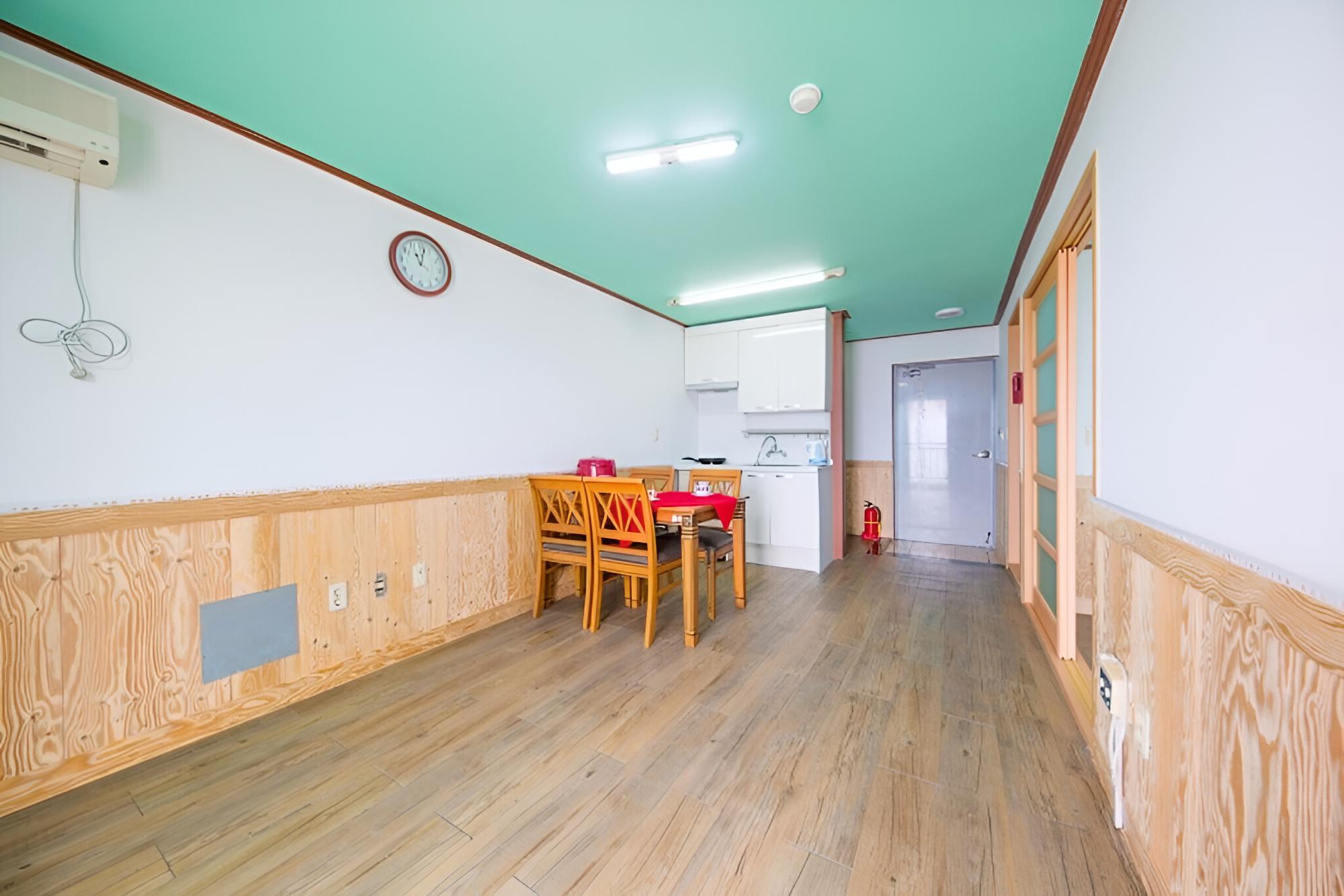 Room (401 (46m two-room)) - Photo 2