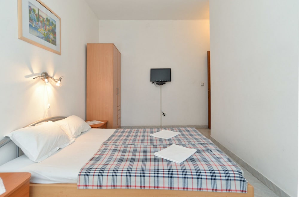 Standard Studio, 1 Bedroom (1631/16825)