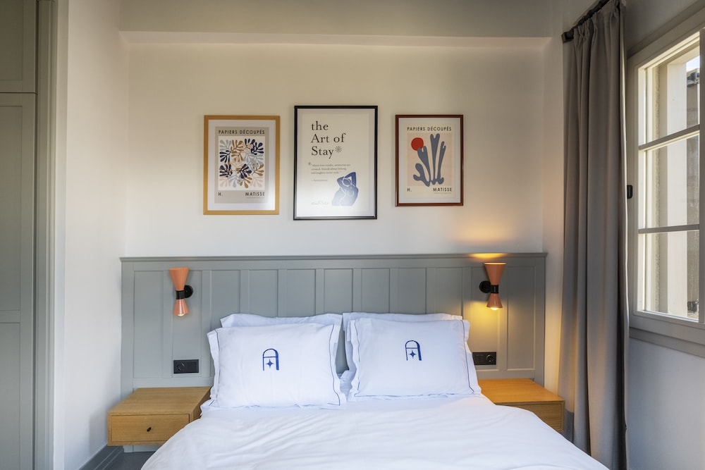 Standard Double Room - Photo 10