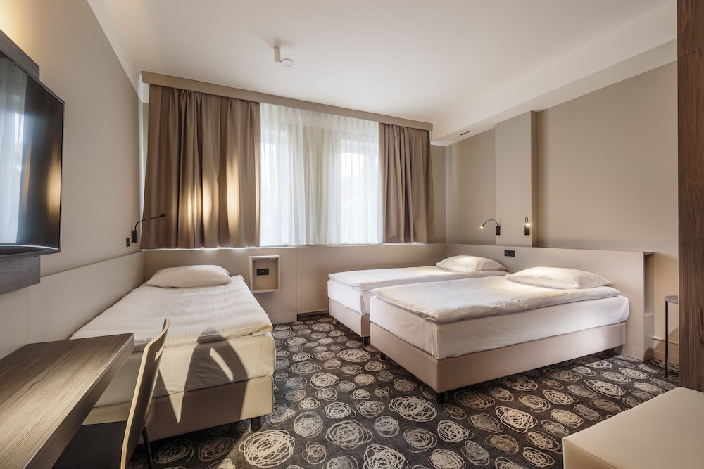Superior Triple Room photo 1