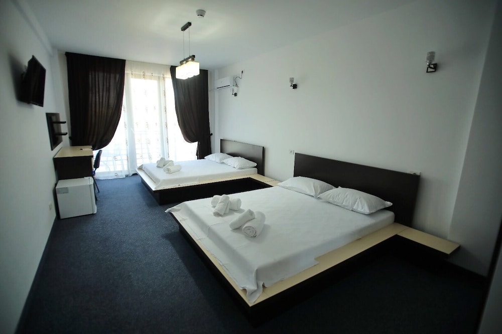Quadruple Room, Canal View