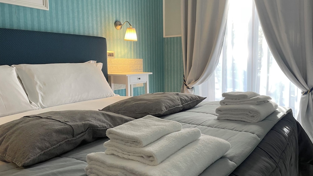 Comfort Room, 1 Bedroom, Balcony