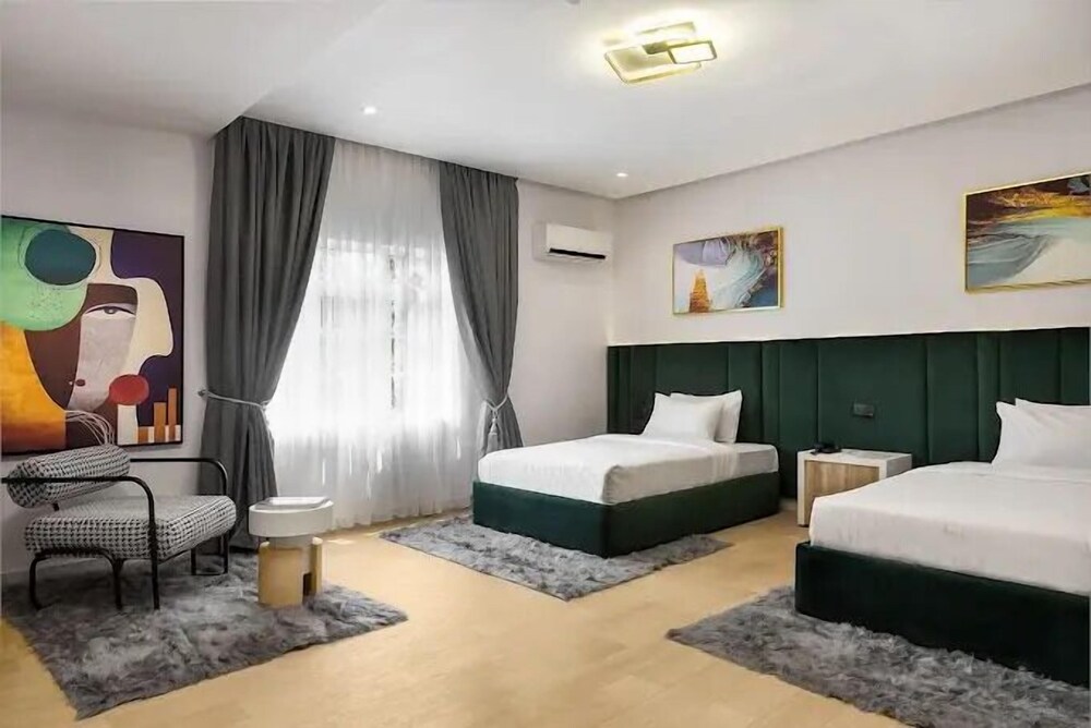 Economy Room, Balcony, City View photo 3