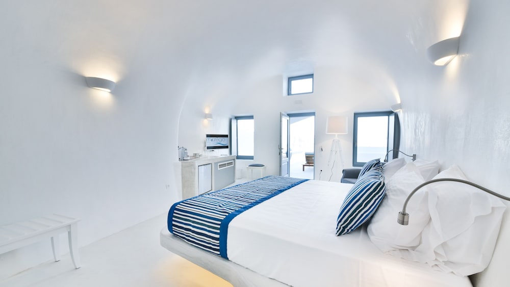 Junior Suite with outdoor heated plunge pool with jets (2 pax) photo 3