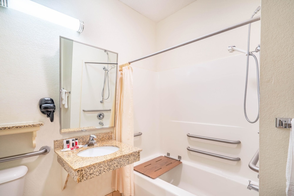 Suite, 2 Queen Beds, Refrigerator photo 2
