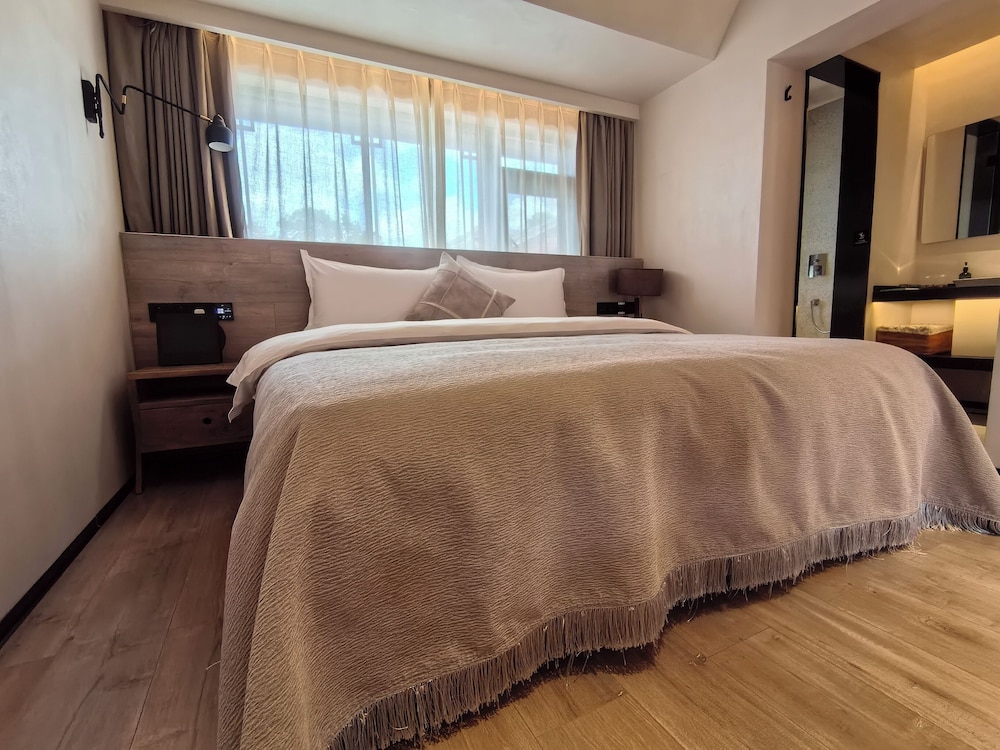 Economy Double Room, Garden View