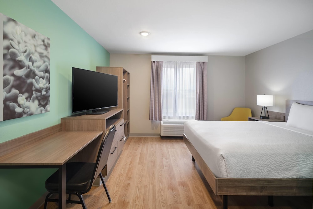 Room, 1 Queen Bed, Mobility Accessible, Non Smoking (Bathtub W/grab Bars) photo 1