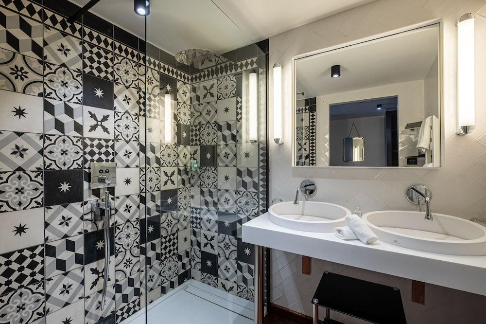 Double Room (Prestige)