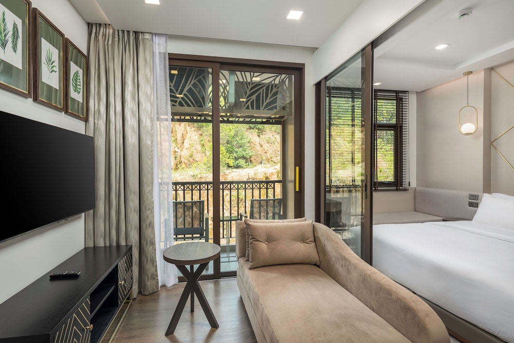 Premier Room, 1 Twin Bed - Photo 7
