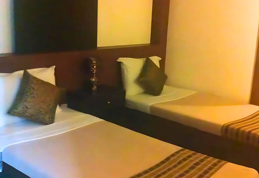 Premier Twin Room - Photo 2