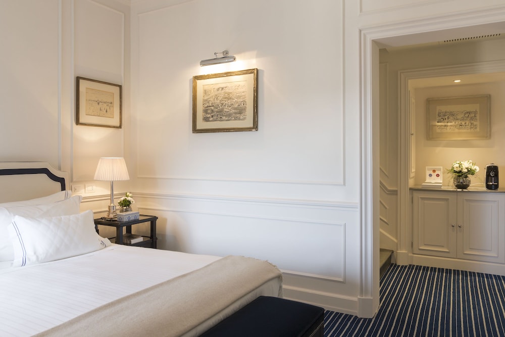 Two Bedroom Suite with Terrace (Non Smoking) thumbnail 6