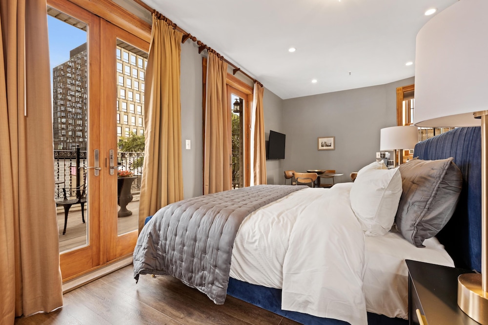 Luxury Junior Suite with Balcony. photo 2