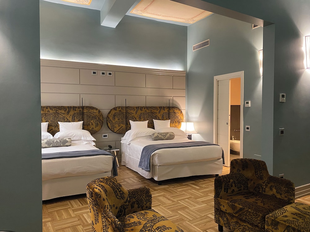 ICONIC TWIN SUITE