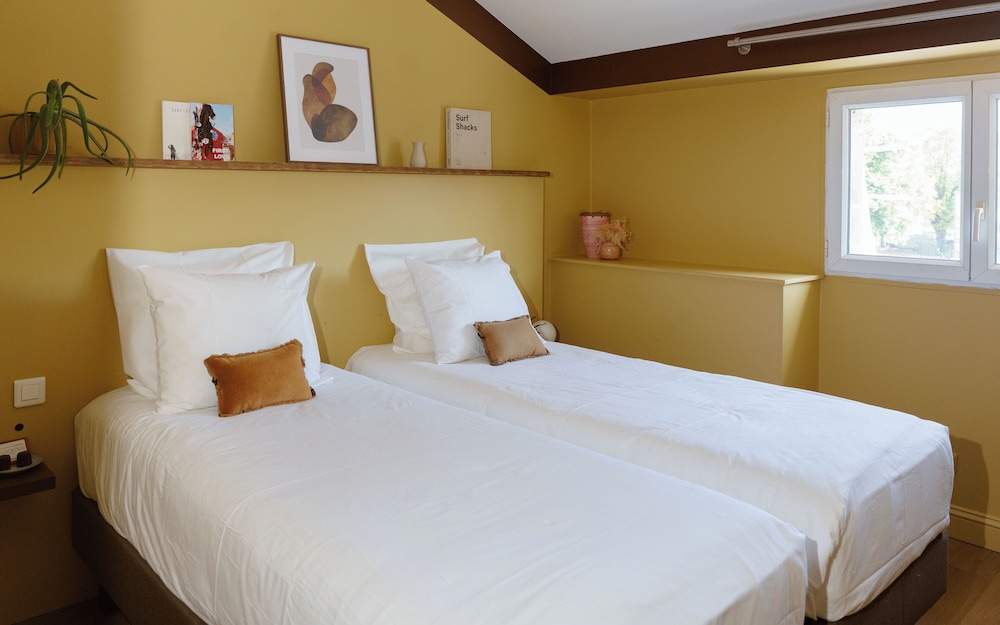 Standard Twin Room, City View photo 2
