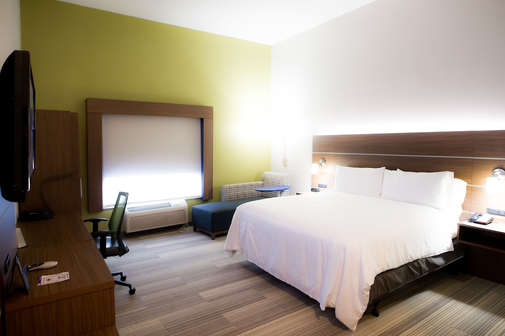 Standard Room, 1 King Bed - Photo 4
