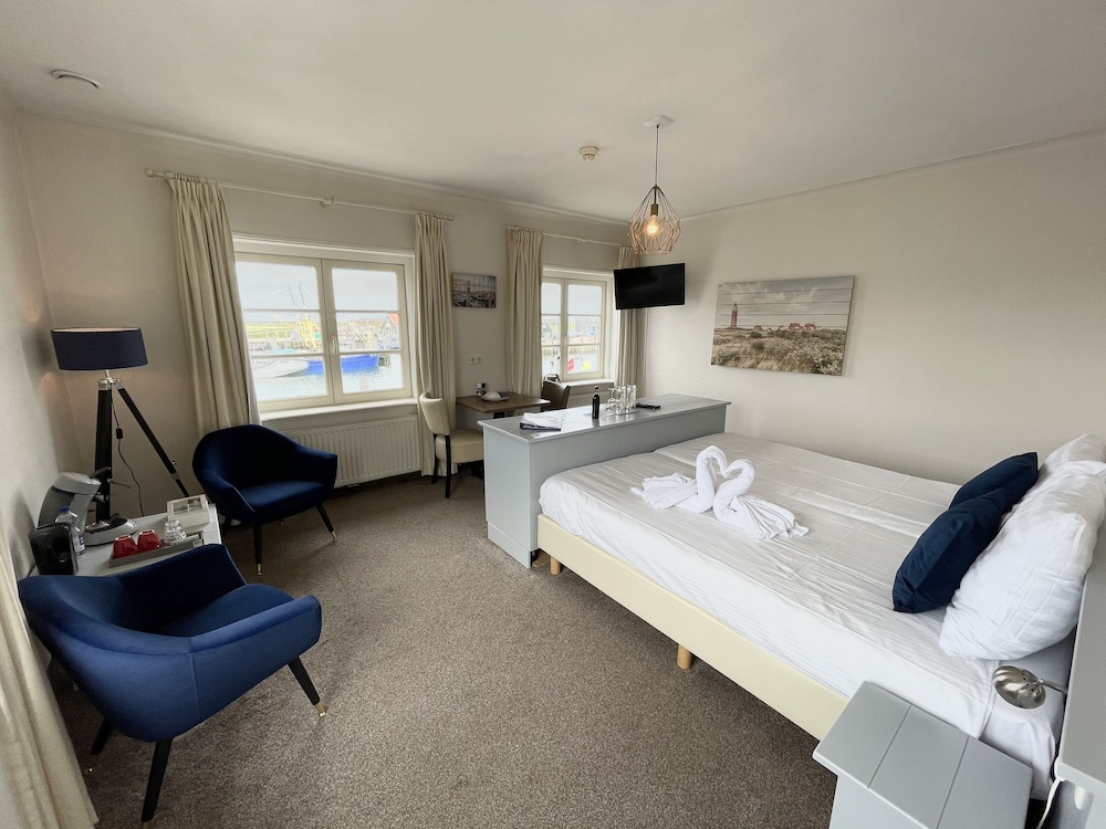 Comfort Room, 2 Twin Beds, Harbor View photo 1