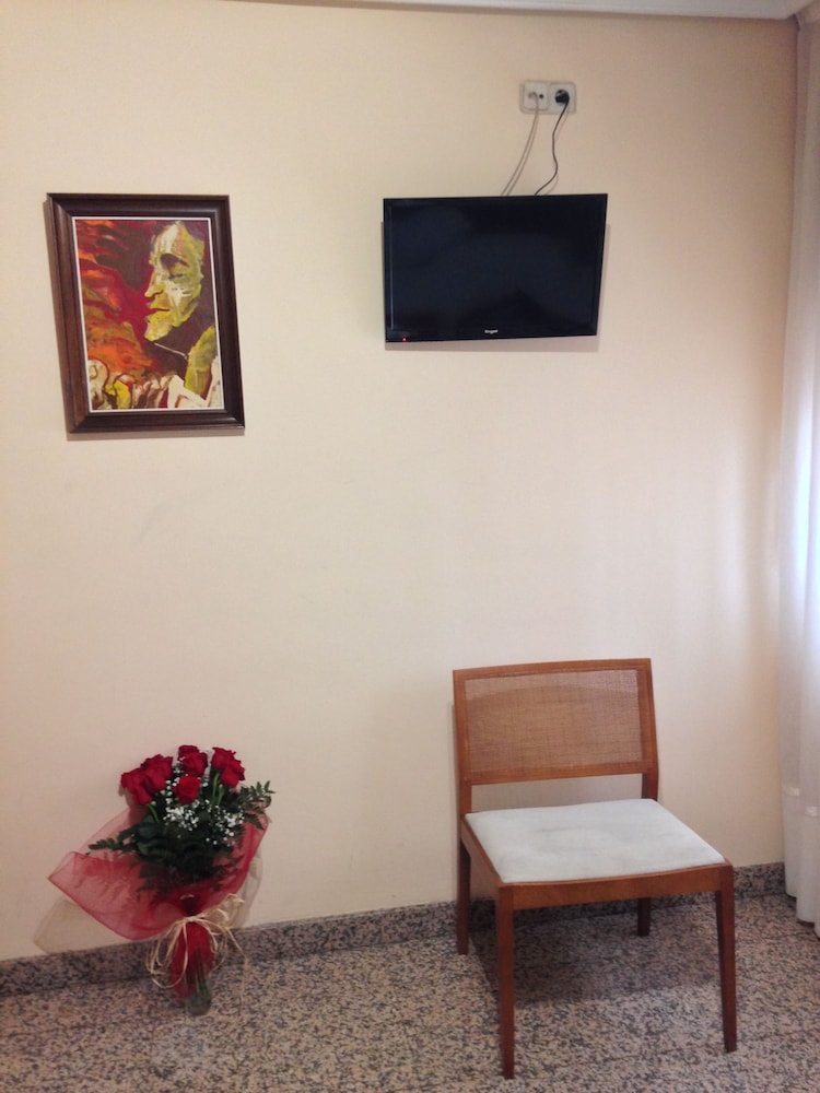 Double Room - Photo 12