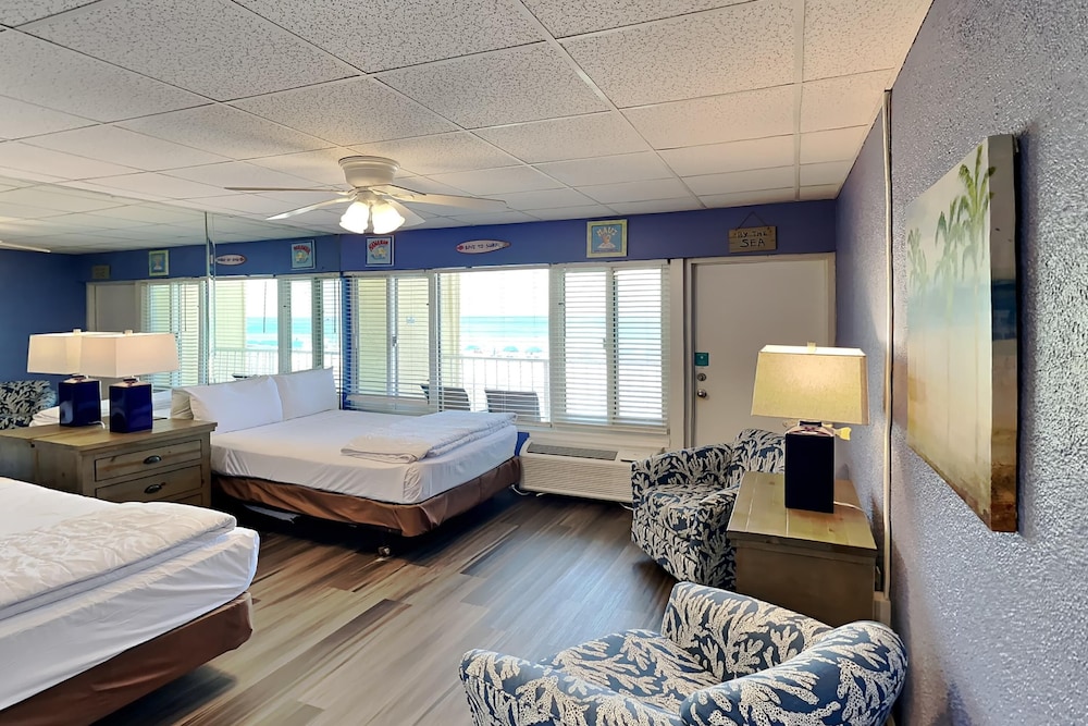 Studio Suite, 2 Double Beds, Balcony, Ocean View (#210 - No Pets) photo 3