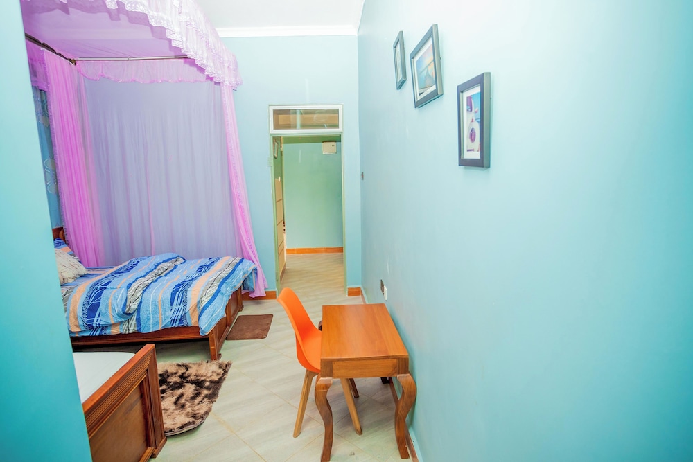 Classic Shared Dormitory, Housekeeping
