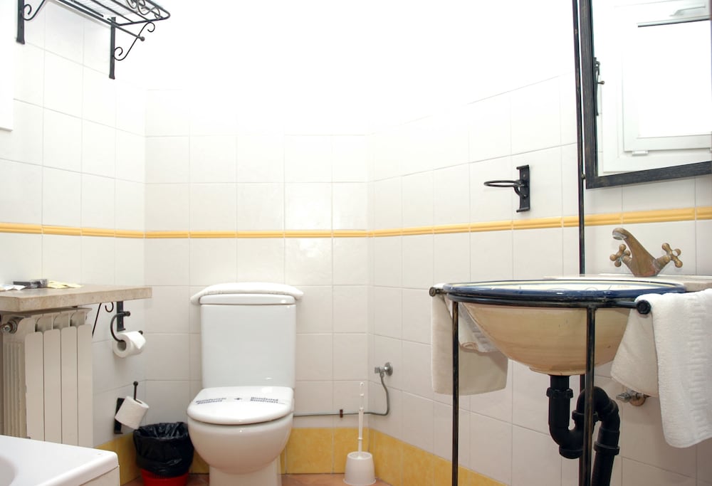 Basic Double Room photo 2