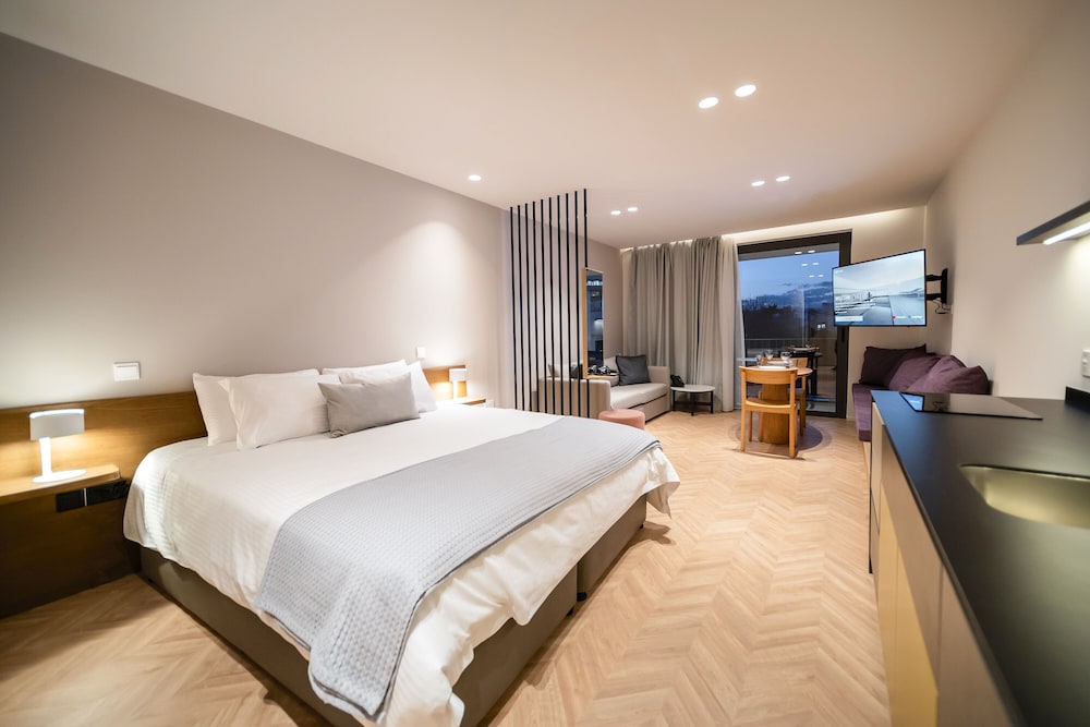 Deluxe Studio Suite
