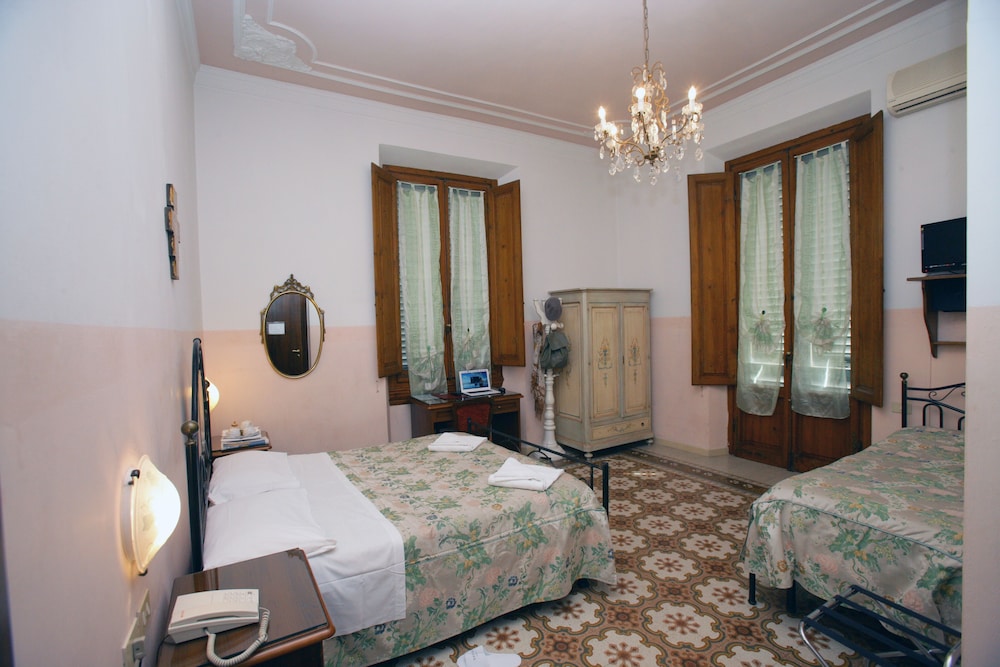 Superior Room, Balcony thumbnail 5