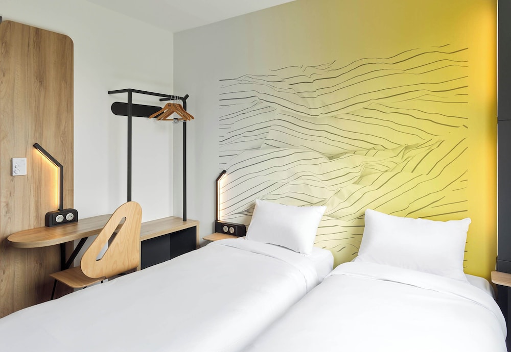 Twin Room, Non Smoking - Photo 1