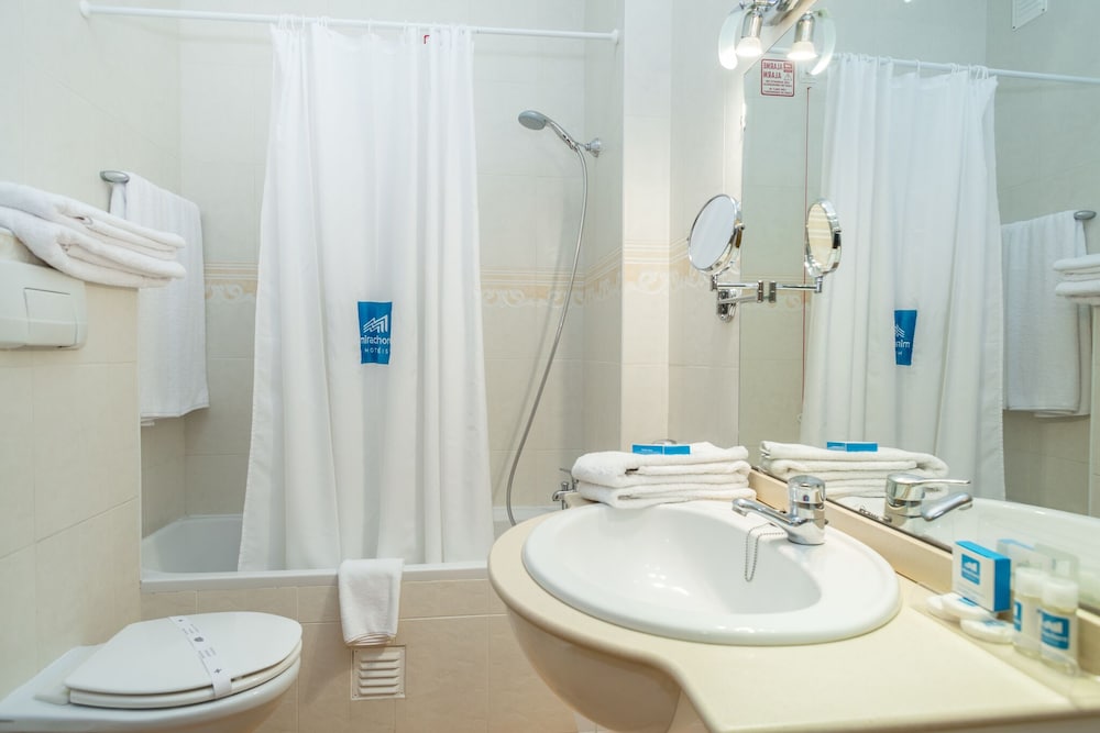 Standard Double or Twin Room, Balcony - Photo 7