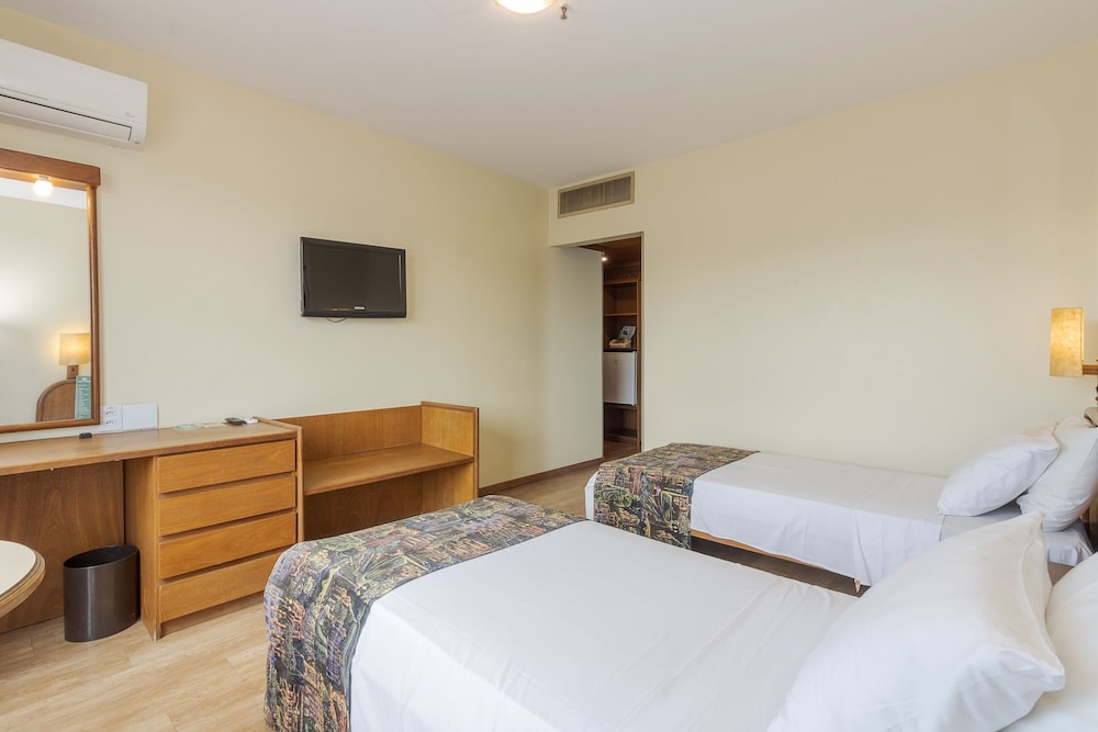 Deluxe Twin Room, 2 Twin Beds photo 3